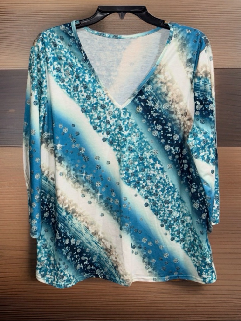 V-Neck 3/4 Sleeve Printed Women’s Top in Teal and White - XL - EC